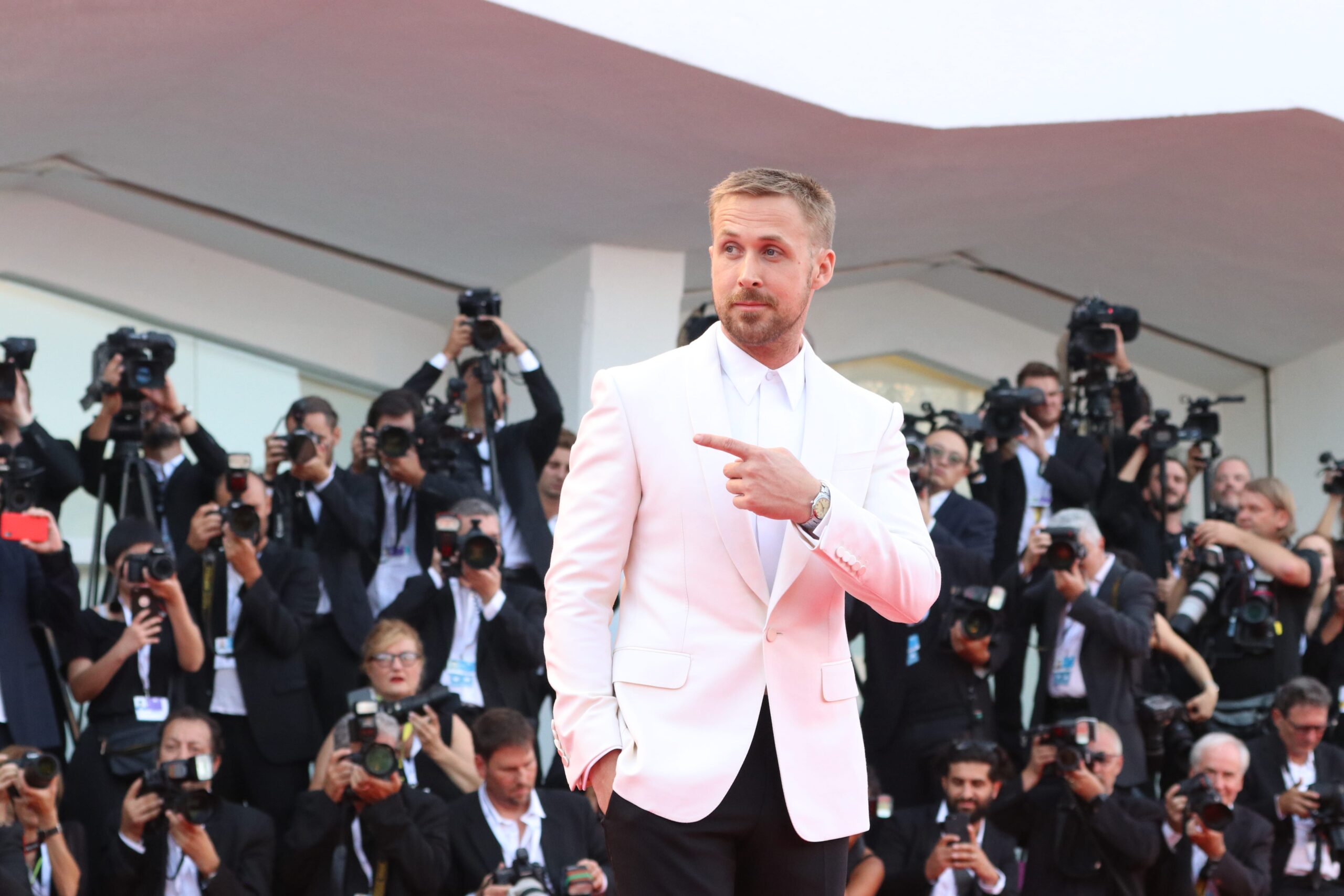 Mostra del Cinema di Venezia: da Ryan Gosling ad Alessandro Borghi, tutte le star del red carpet