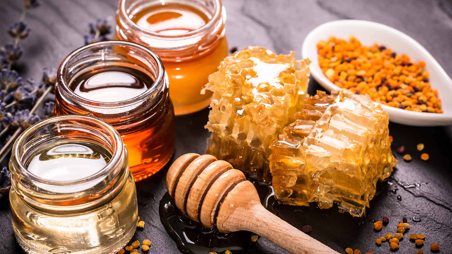 4 ricette col miele per la cura dei capelli e della pelle