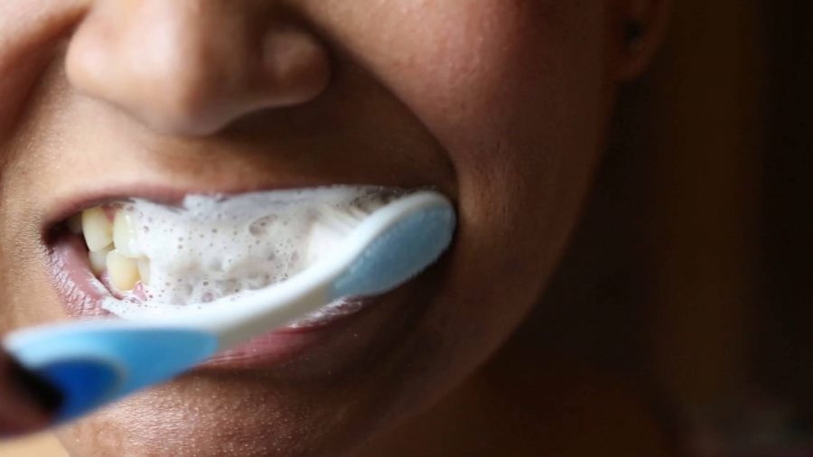 Quante volte al giorno gli esperti raccomandano di lavarsi i denti