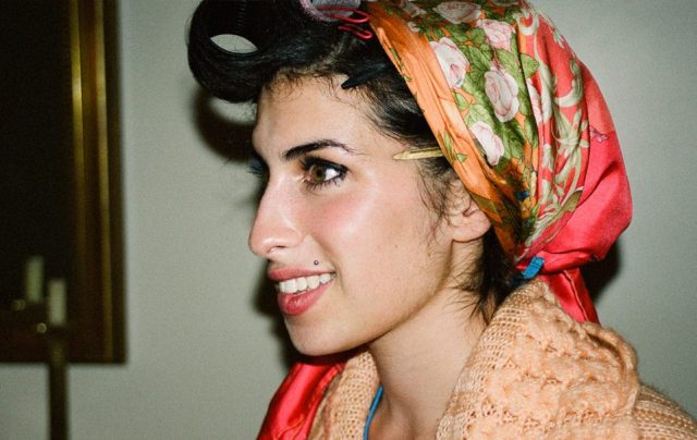 amy-winehouse-film-biografico