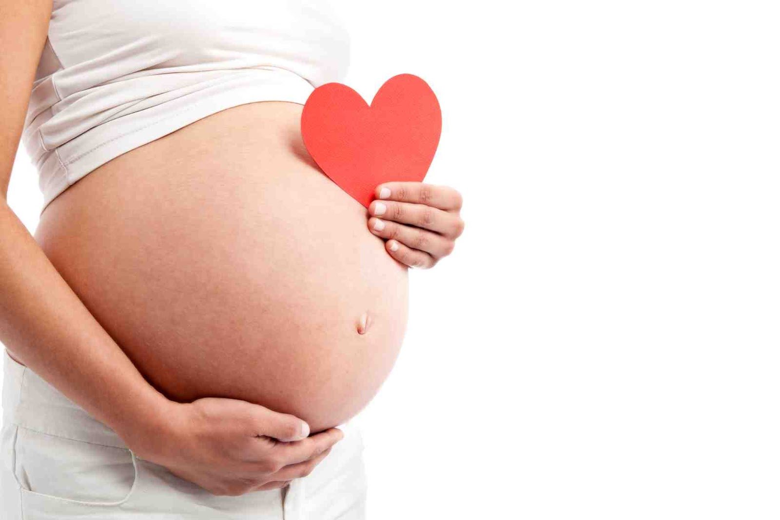 Perché le donne in gravidanza hanno una riga sulla pancia?