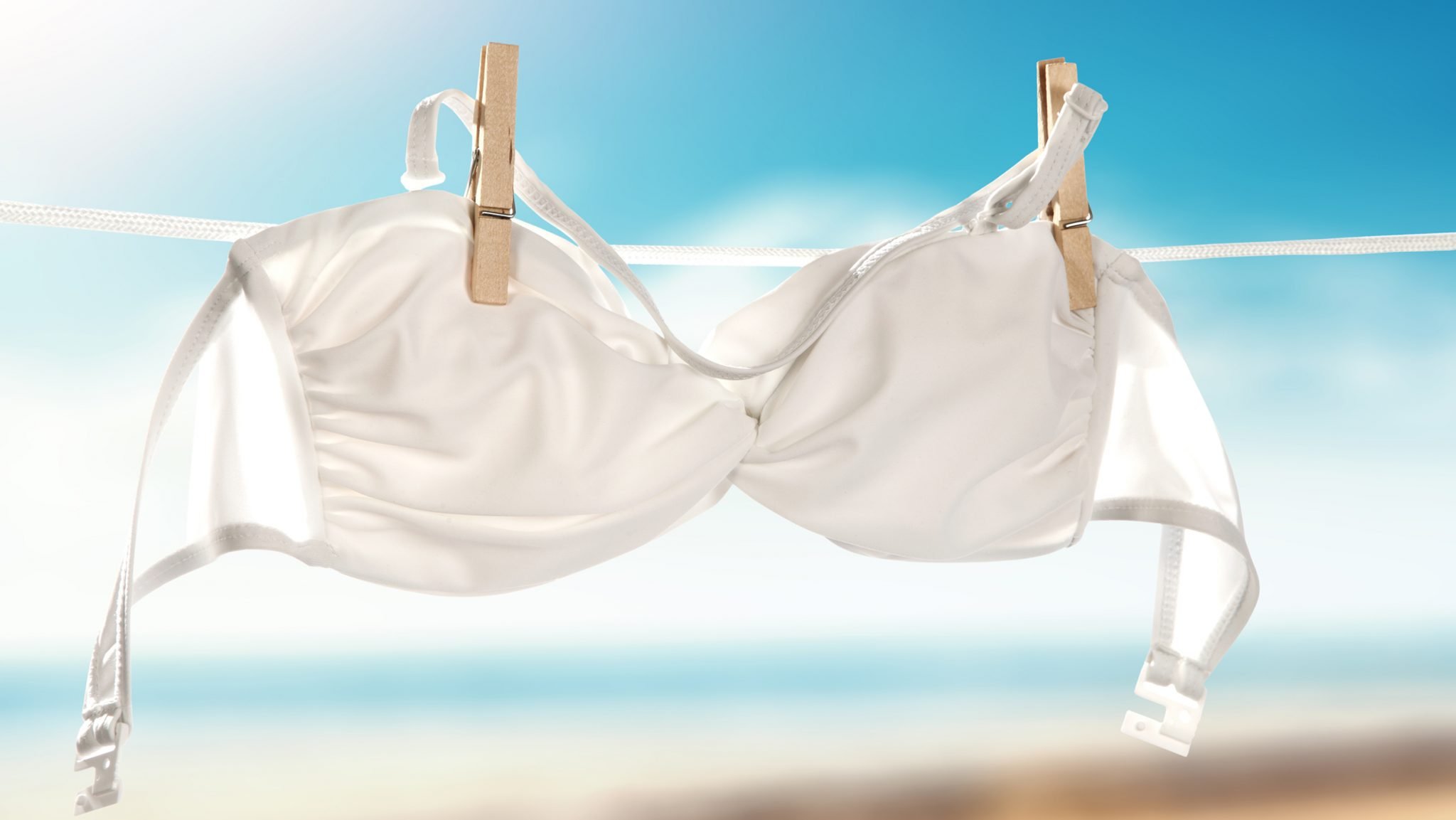 Storia del primo reggiseno: com’è nato l’accessorio intimo femminile