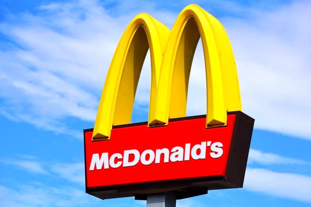 Perché i loghi dei fast food sono gialli?
