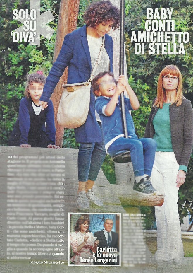 Carlotta Mantovan con la figlia Stella al parco con la famiglia di Carlo Conti