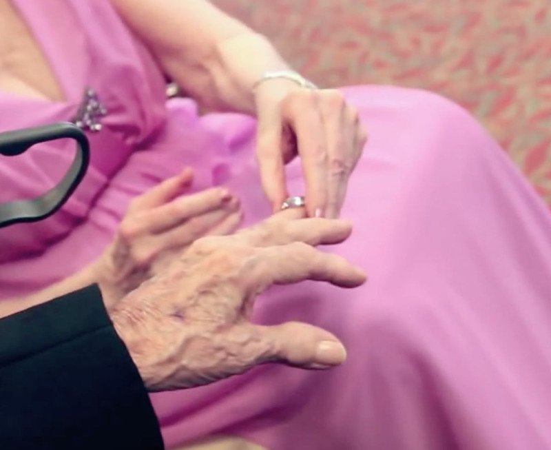 A 89 anni trova finalmente il suo vero amore e si sposa