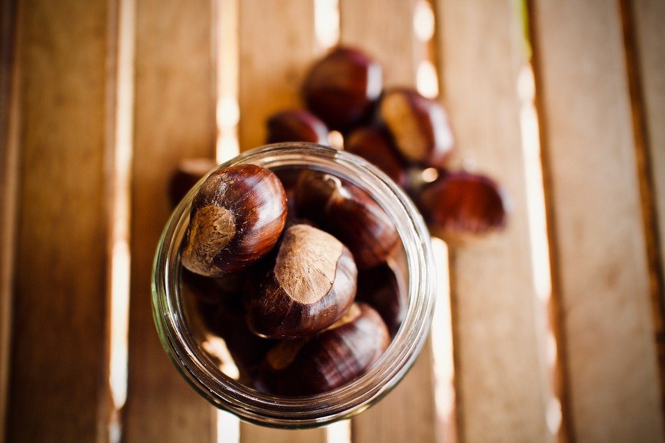 Castagne: come fare scrub e crema idratante per il volto