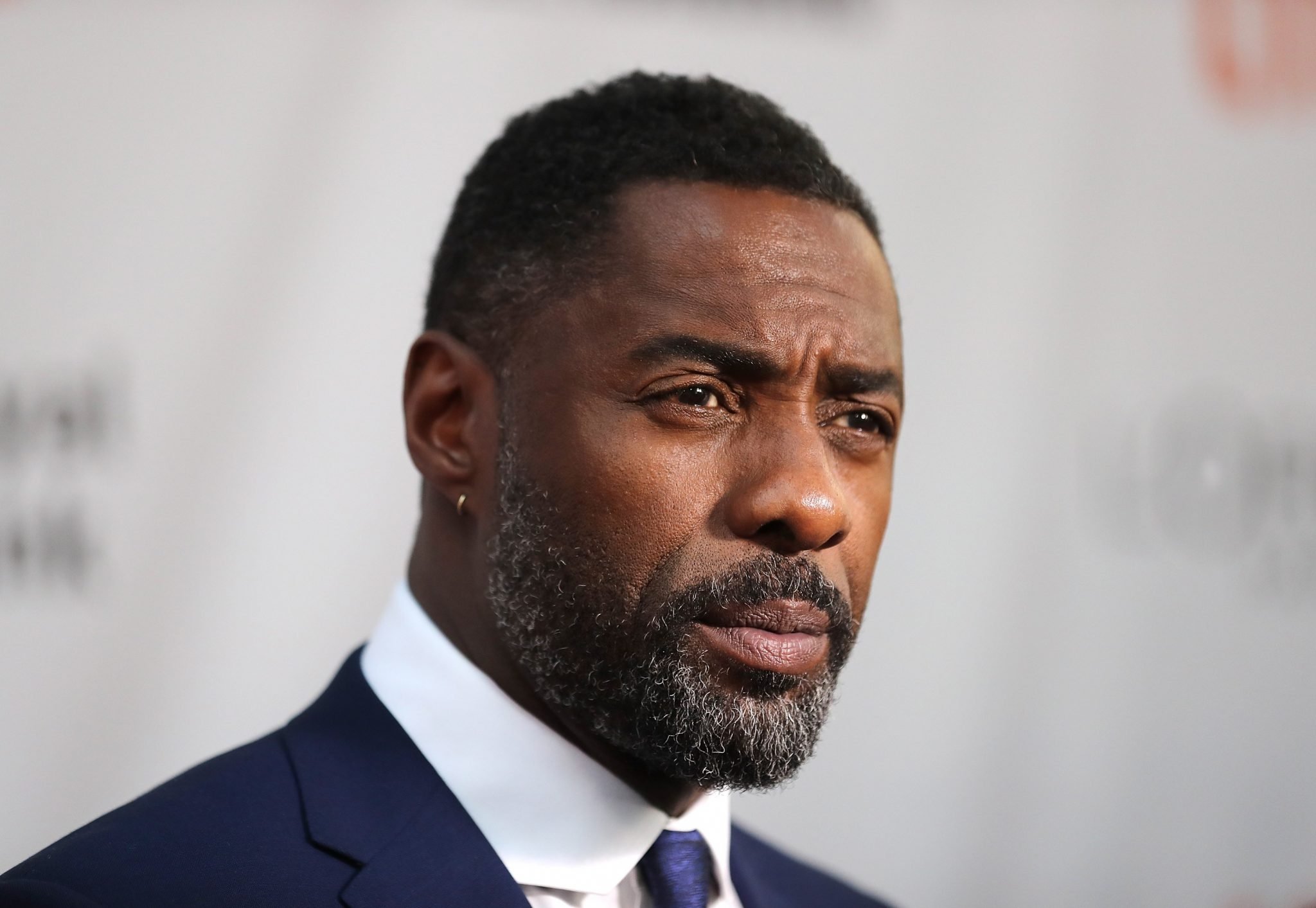 Idris Elba nominato uomo più sexy del 2018!