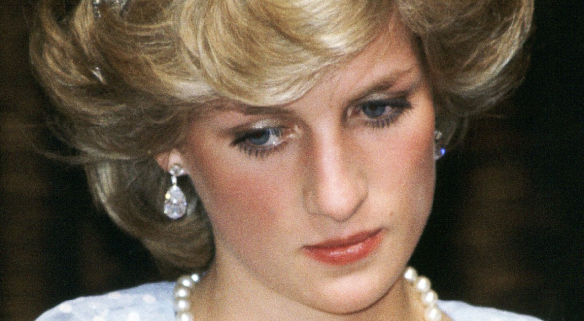 Ecco perché Lady Diana chinava sempre la testa quando si trovava in pubblico