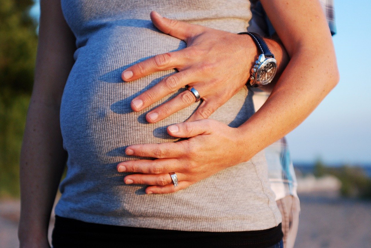 La gravidanza può essere contagiosa. Lo ha confermato la Scienza