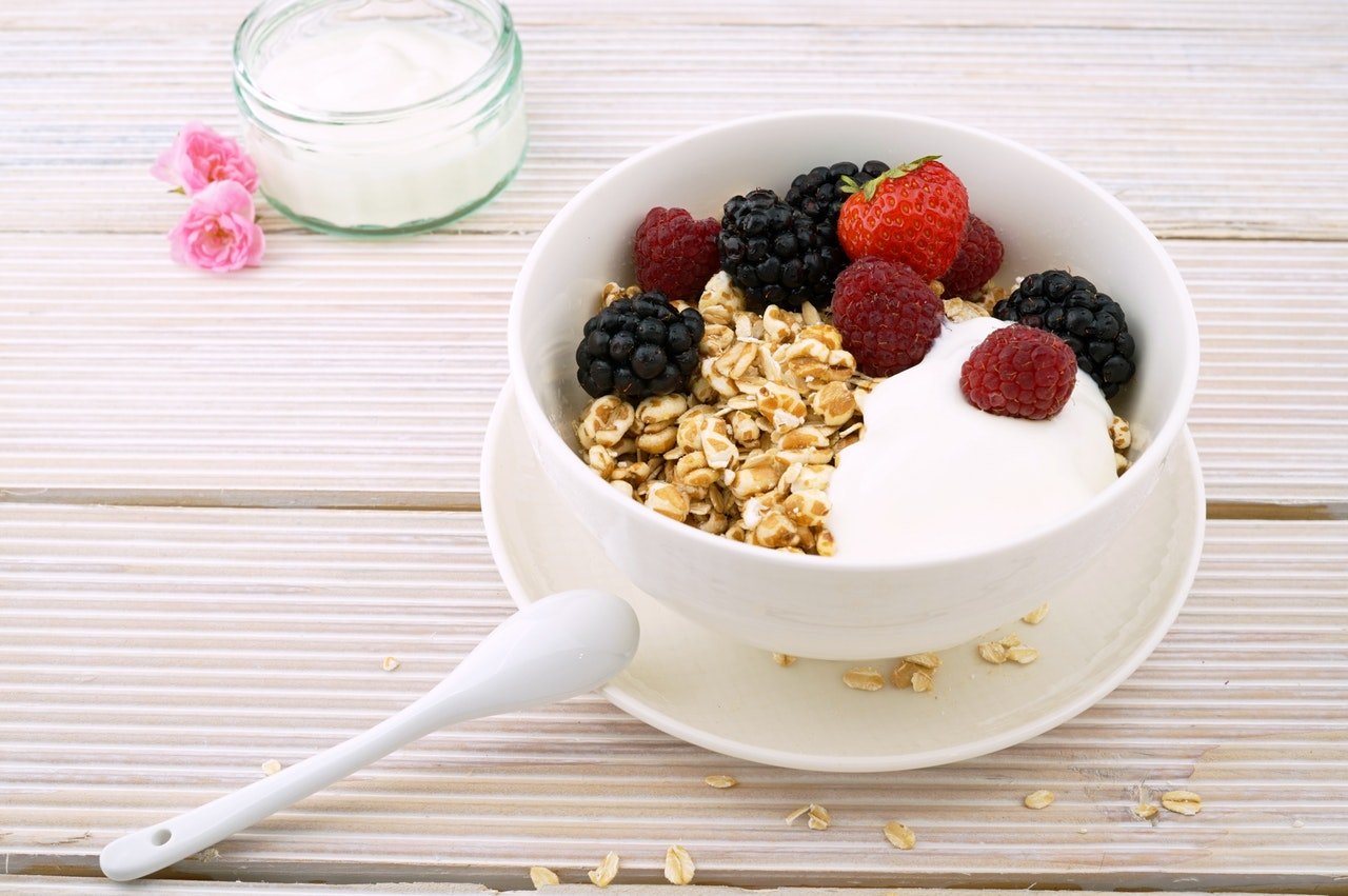 Yogurt greco calorie e differenze da quello normale