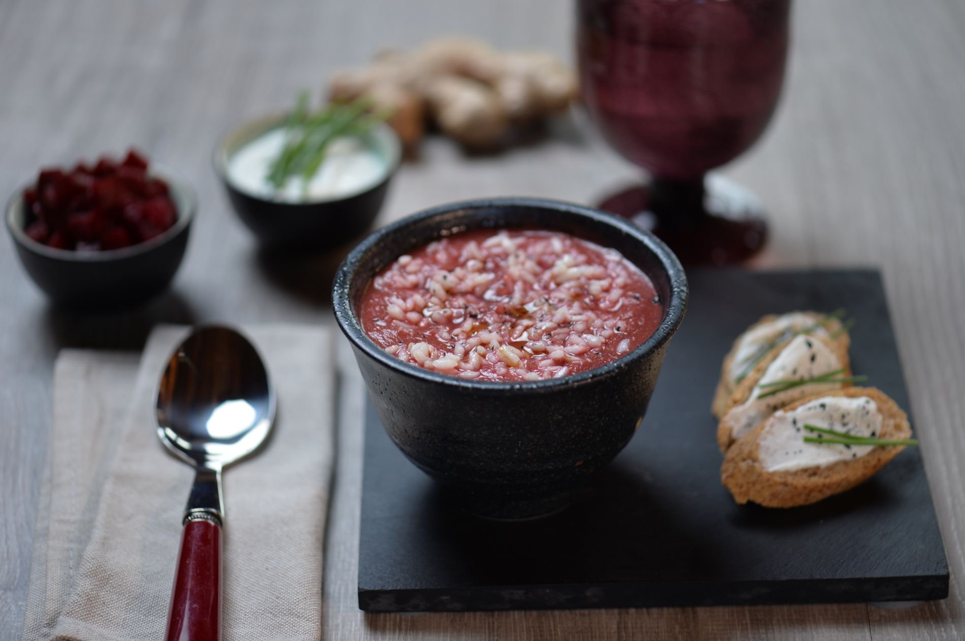 Zuppa di barbabietola e zenzero