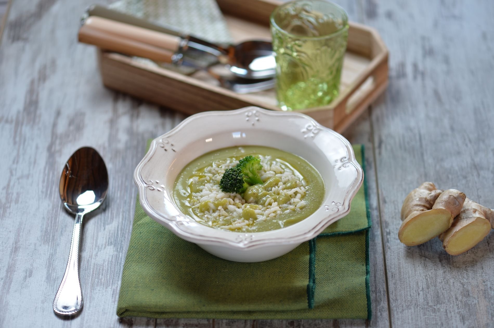 Zuppa di broccoli e zenzero