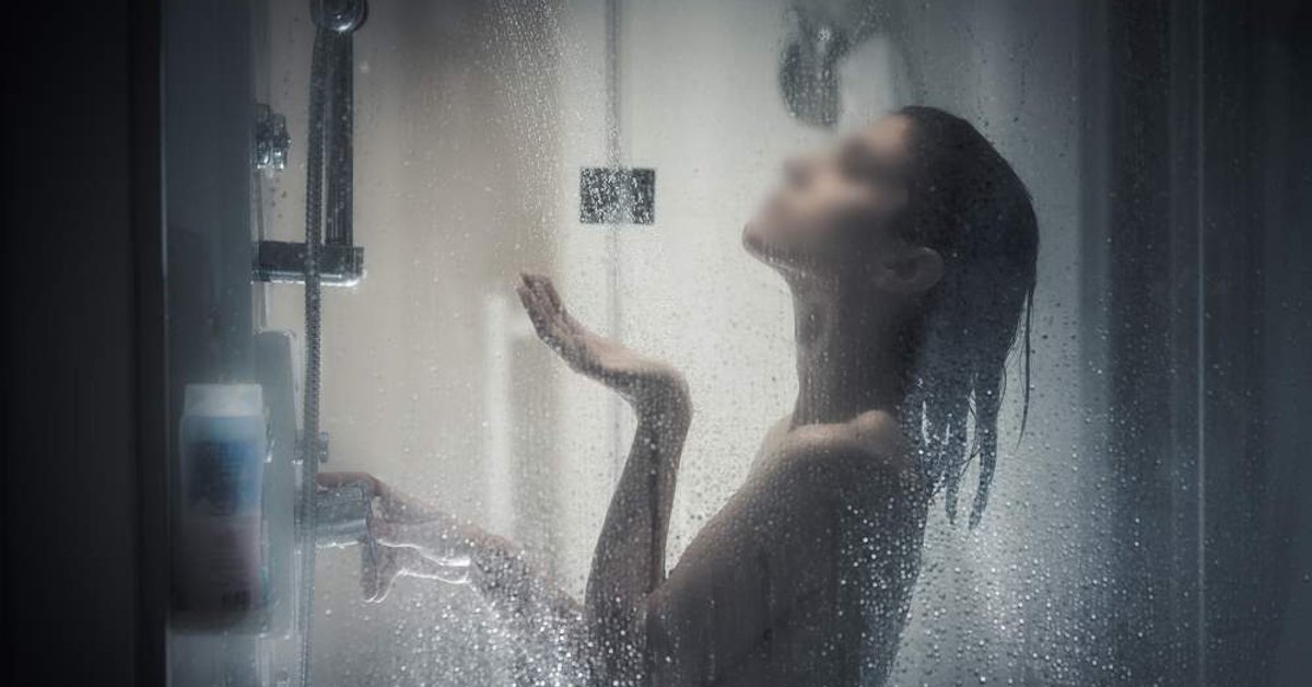 Scoperta shock: filmata nella doccia della sua camera d'albergo