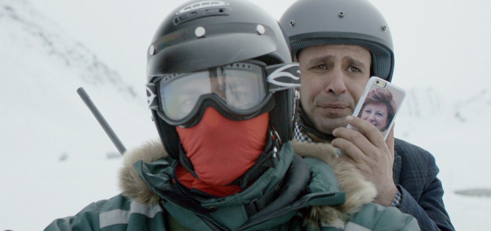 Checco Zalone bloccato nella neve a Roccaraso, il video con il sindaco è divertentissimo