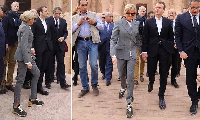 Brigitte Macron in Egitto con il marito (con scarpe costosissime)