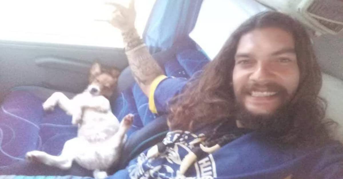 Il post del ragazzo per il suo amato cane