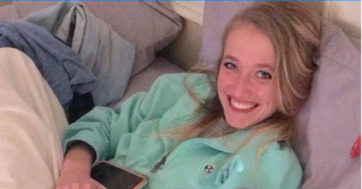 Il dettaglio imbarazzante nella foto di Maison