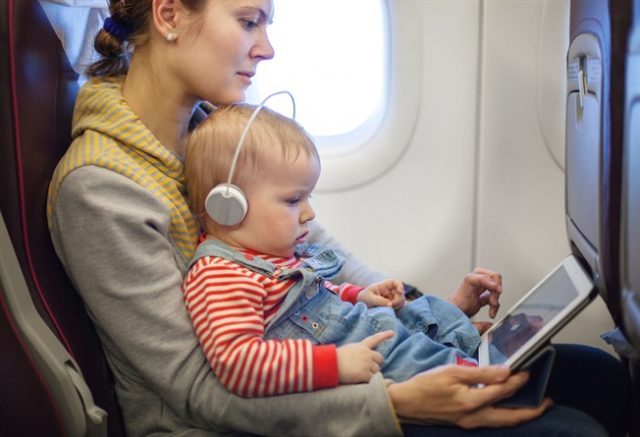 il-bambino-con-la-crisi-in-aereo 4