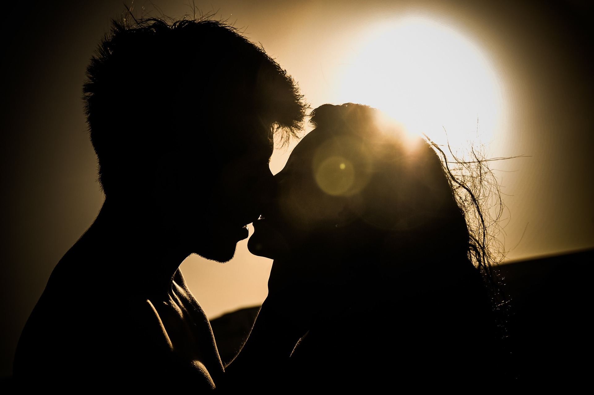 Baciare al primo appuntamento: pro e contro