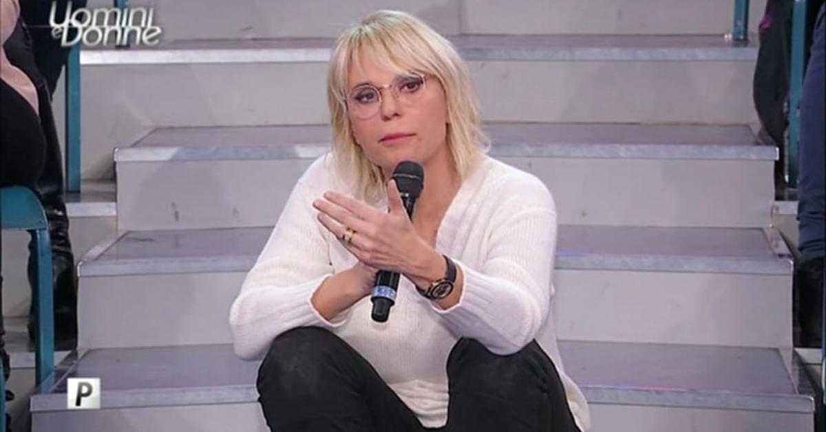 Maria De Filippi nella bufera per un maglione costoso