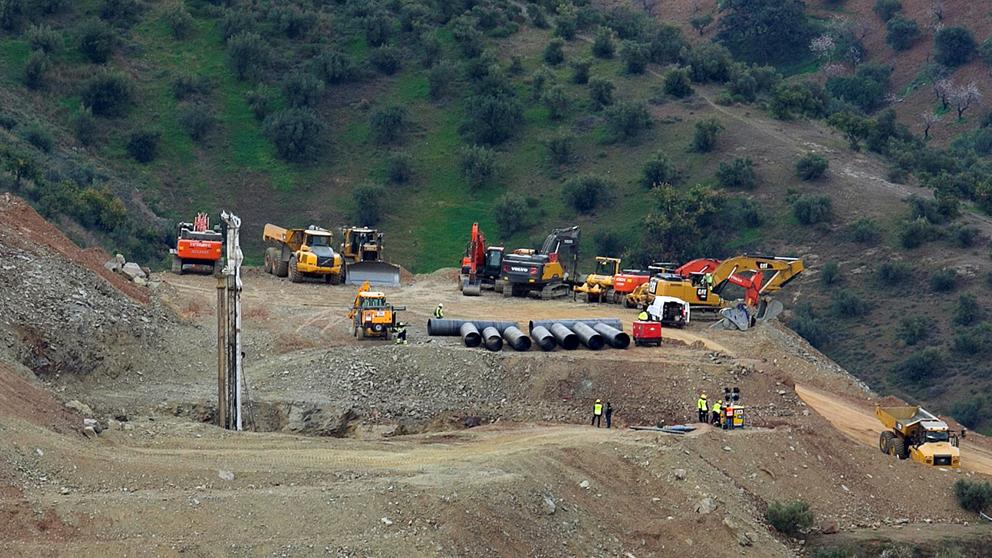 Ore contate per Julen, completato tunnel verticale: minatori in azione