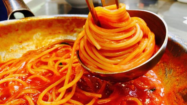 spaghetto-al-pomodoro-calorie