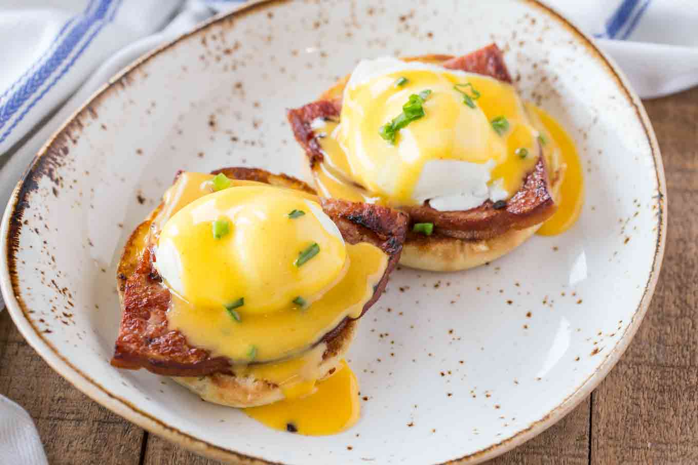 Uova alla Benedict, ricetta e calorie