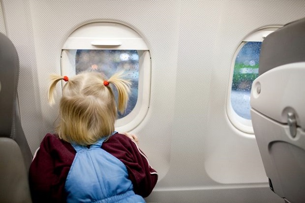 il-bambino-con-la-crisi-in-aereo 1