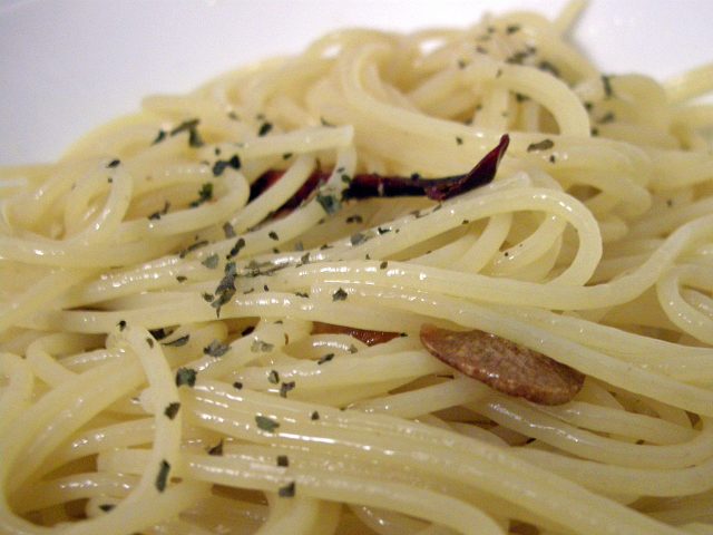 Spaghetti aglio, olio e peperoncino