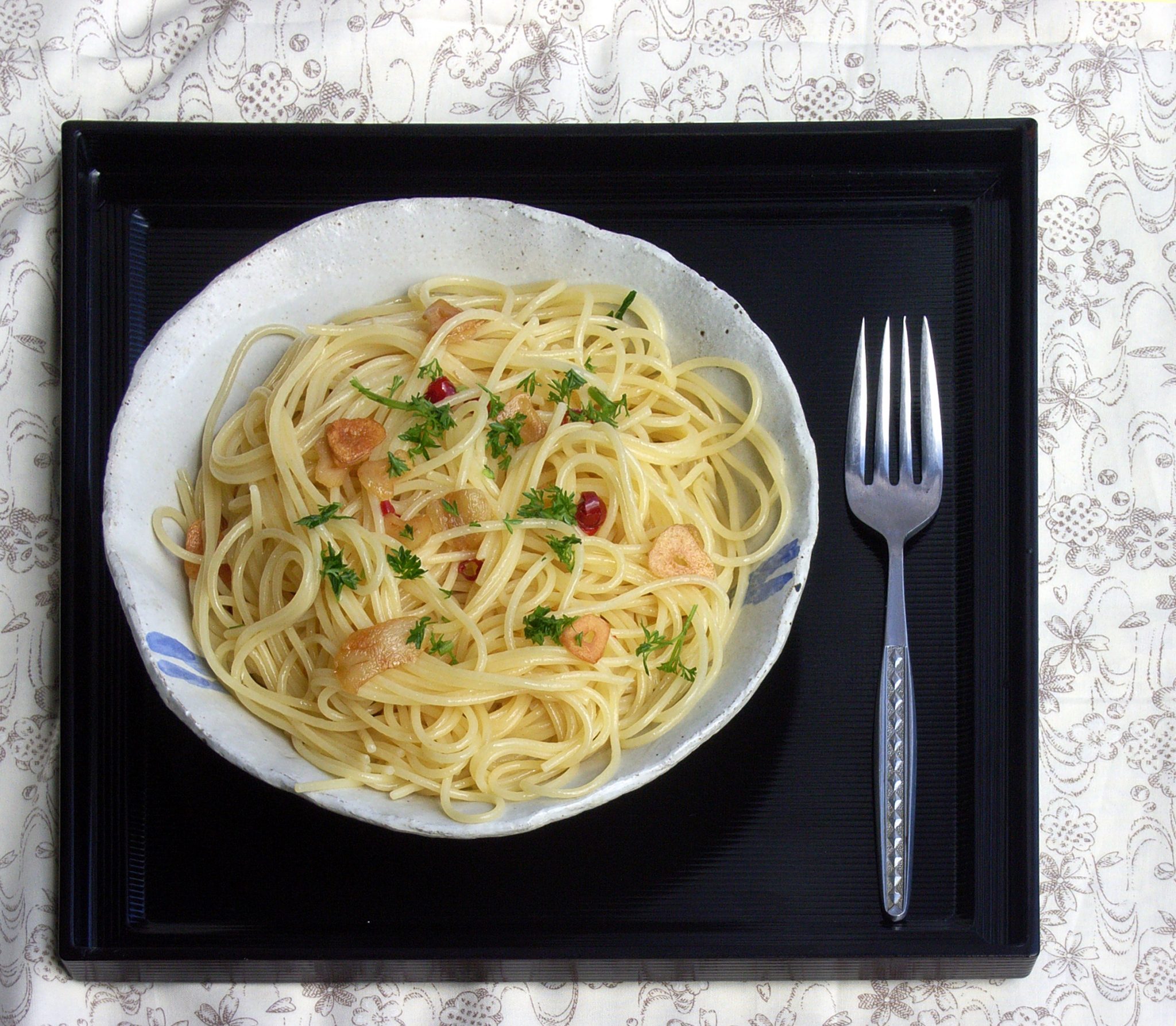 Spaghetti aglio olio e peperoncino: storia e ricetta