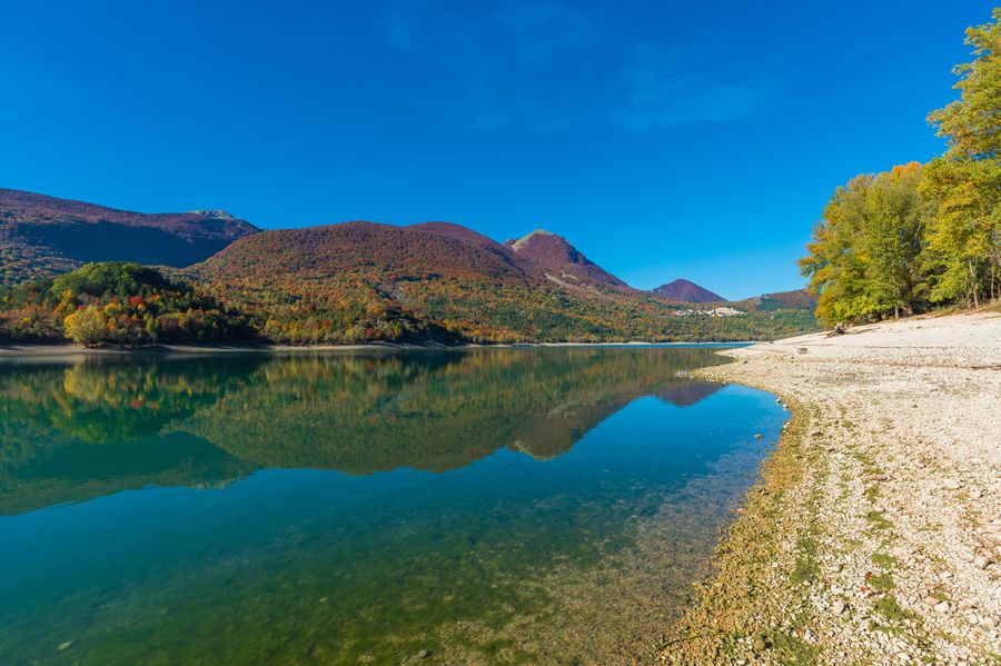 Spiaggia La Gravara, Barrea (AQ) / Abruzzo