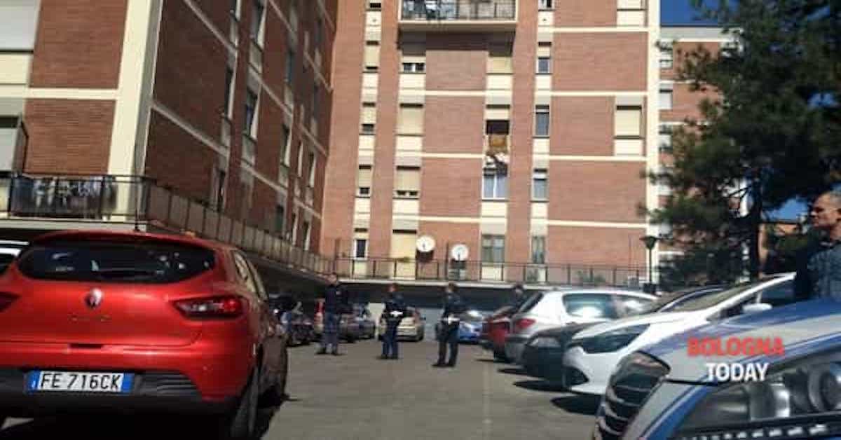 Bologna: due ragazzini precipitano dall’ottavo piano
