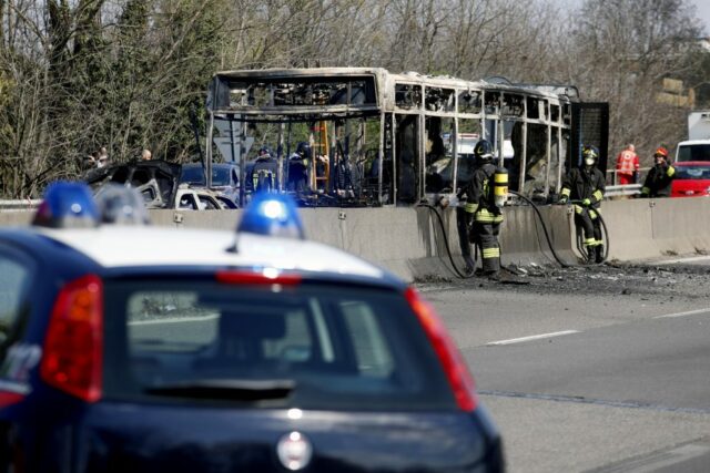 bus-in-fiamme-milano
