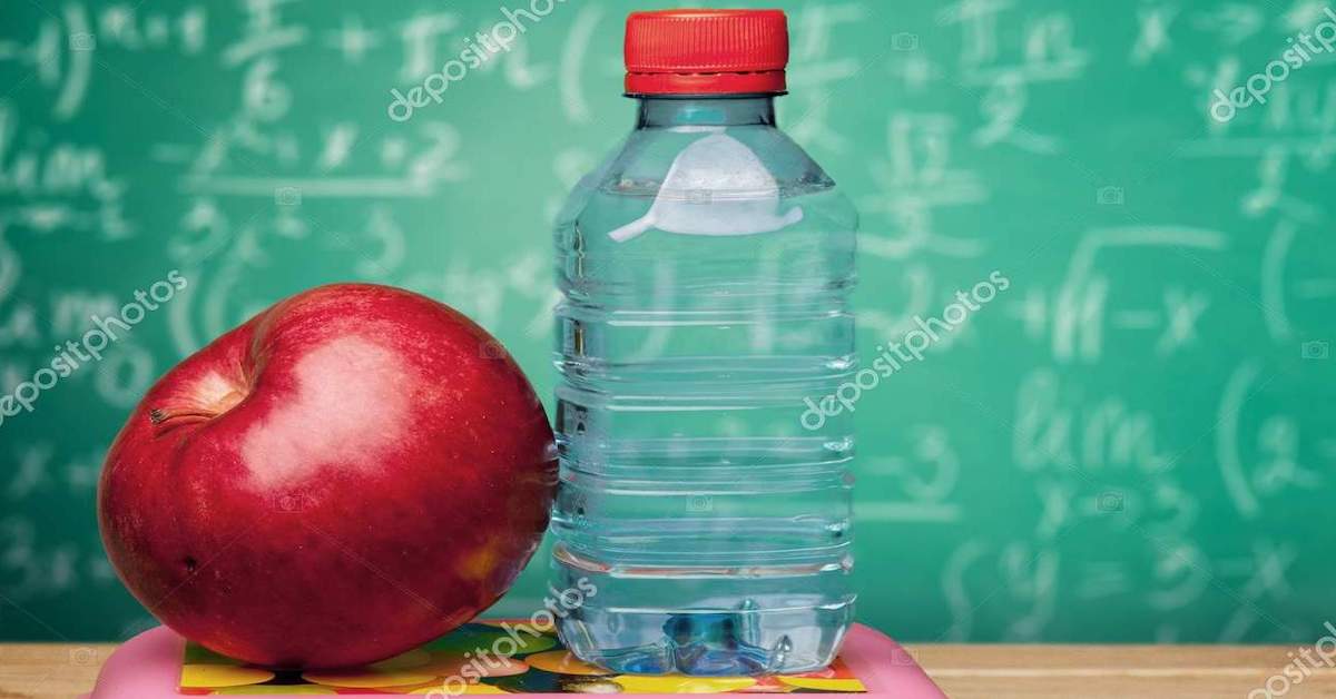 Scuola vieta di portare la bottiglietta d’acqua in aula