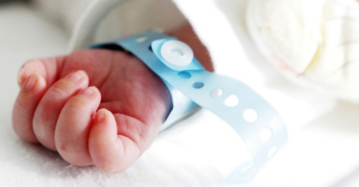 Lecce: due bambini sono “nati con la camicia”