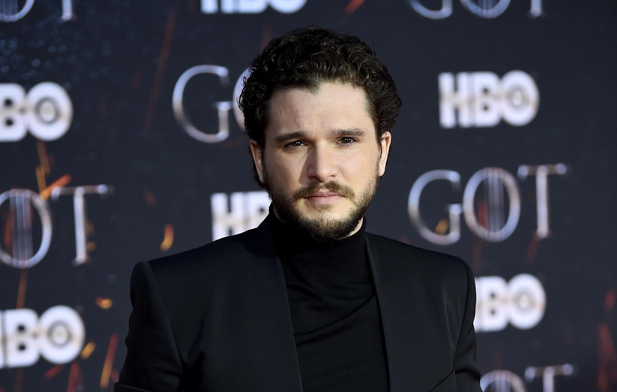 Stress e abuso d’alcol per Kit Harington: la star di Game of Thrones è in riabilitazione