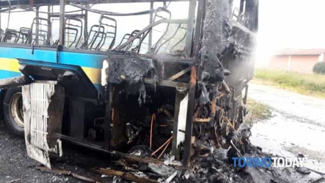 incendio-bus-ss-589-roletto