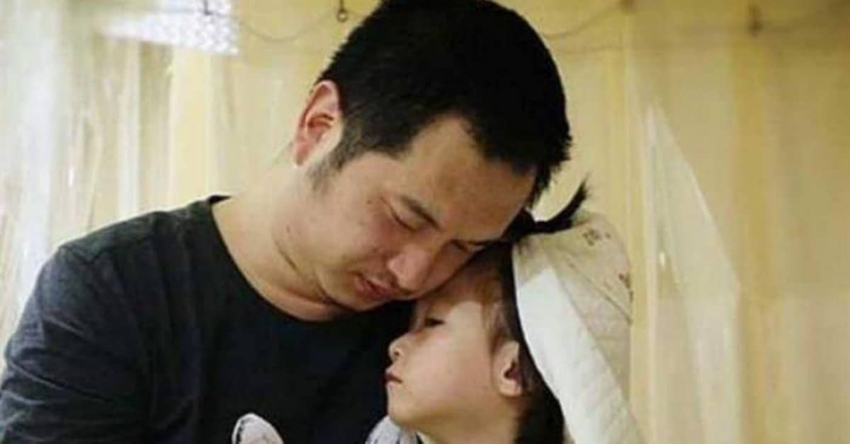 Il matrimonio della piccola Yaxin con il suo amato papà