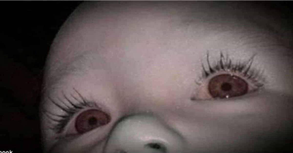 Mamma pubblica la foto della sua bambina, ma i commenti che ha ricevuto, sono stati tutti negativi
