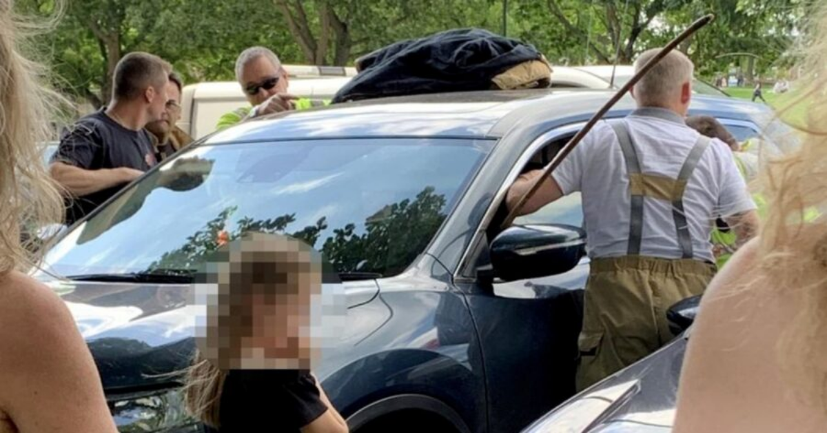 Pompieri salvano un bambino rimasto in un’auto bollente per più di un’ora