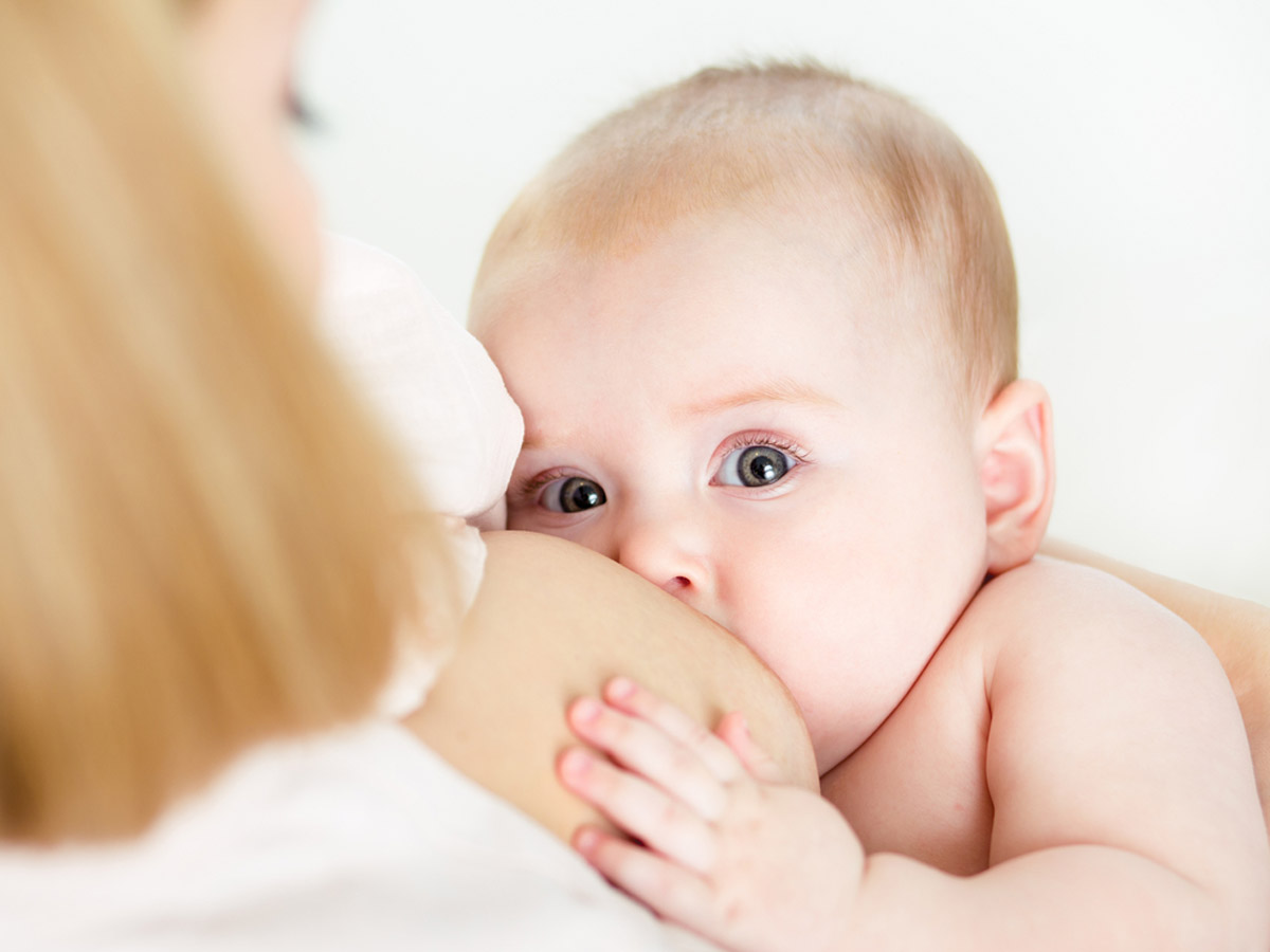 Allattamento al seno: gli alleati giusti per il tuo gesto d’amore