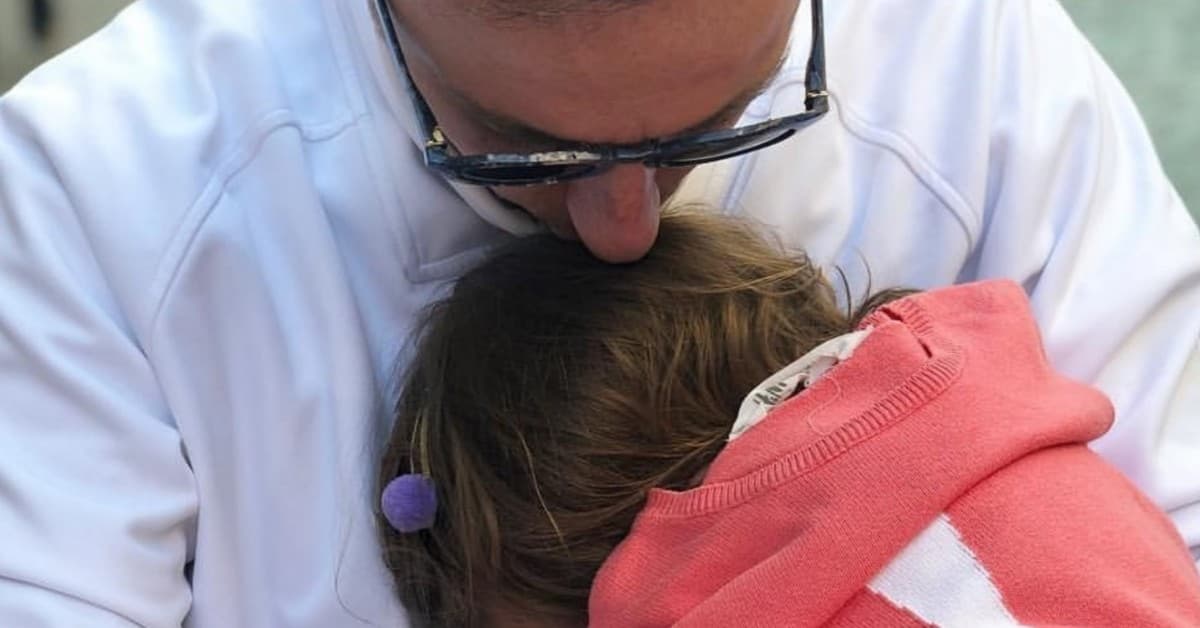 Francesco Facchinetti paura per la figlia Liv: è caduta dalle scale