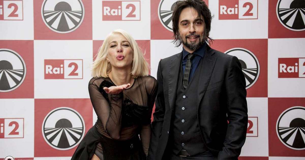 Clizia Incorvaia, ex moglie di Francesco Sarcina, cantante de Le Vibrazioni, sul tradimento con Riccardo Scamarcio: “replicherò a breve”