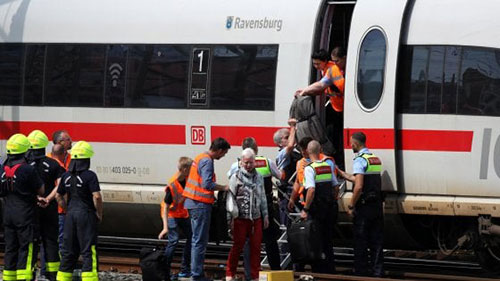 Francoforte-bambino-spinto-sotto-un-treno-ad-alta-velocità 2