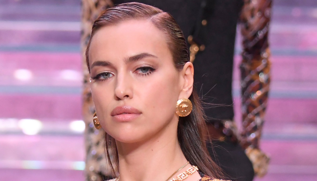 Irina Shayk ha le rughe. Ed è fiera di averle