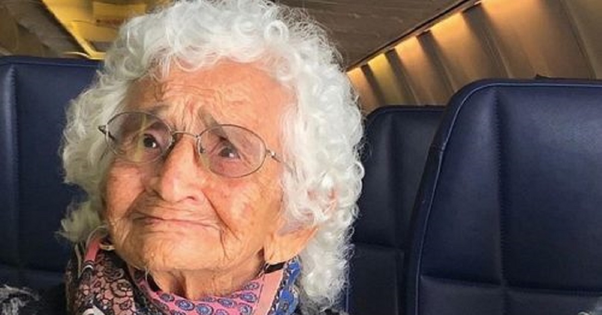 Viaggia per la prima volta in aereo a 106 per vedere suo figlio gravemente malato