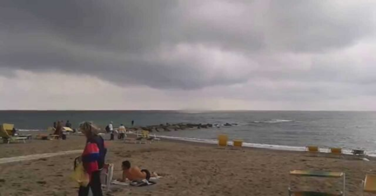 Tromba d’aria sulla spiaggia di Marinella, in Gallura. Feriti due bambini.