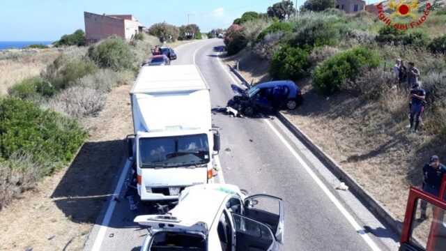 Incidente-Castelsardo-ha-perso-la-vita-un-giovane-ed-un-bambina-è-ferita-gravemente 1