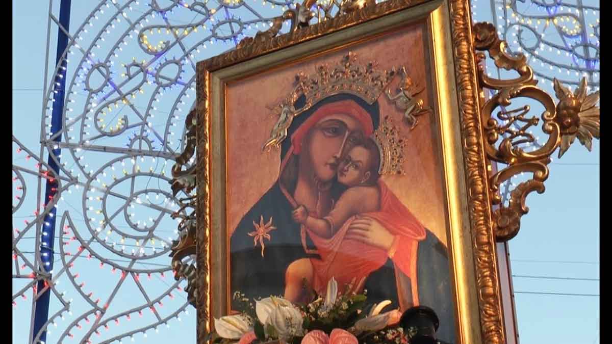 Madonna Del Carmine Quando Si Festeggia Perché si celebra la festa della Madonna del Carmine?
