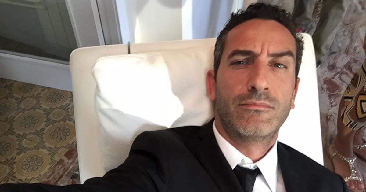 Matteo Viviani, inviato de Le Iene e amico di Nadia Toffa, ricoverato in ospedale